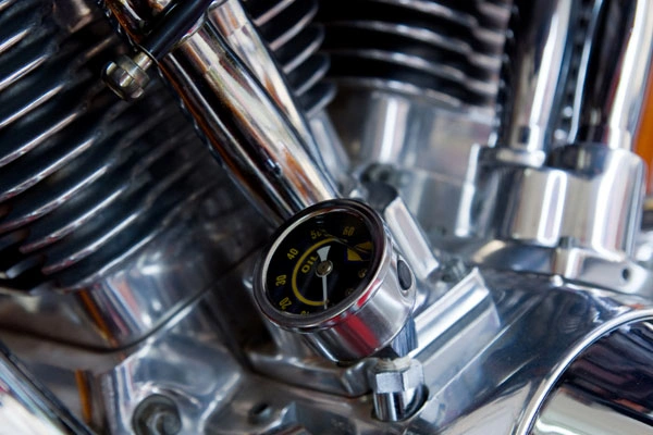 مهم‌ترین علائم افت فشار روغن کدام هستند؟