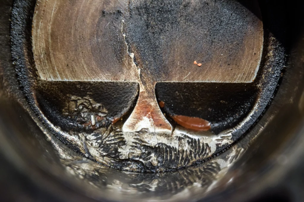 علت ذوب شدن پیستون + 7 دلیل اصلی و علائم هشدار که نباید نادیده بگیرید | رخشا دیزل آسیا