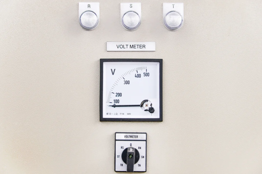 علت نوسان ولتاژ دیزل ژنراتور و راهکارهای رفع آن (نوسان برق و ولتاژ ژنراتور) | رخشا دیزل آسیا